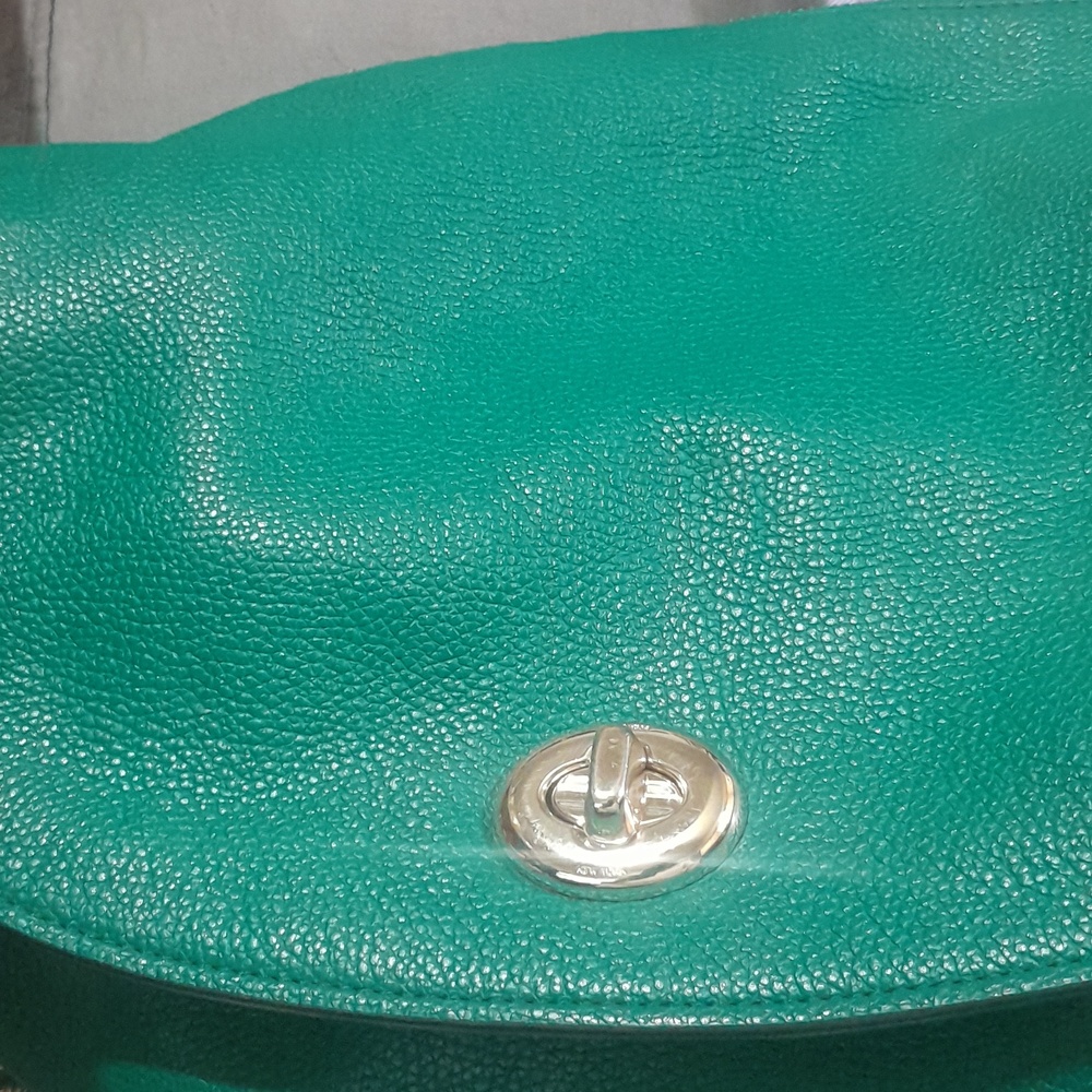 Coach Emerald Green Pebbled Leather Shoulder Bag - Picture 5 of 10